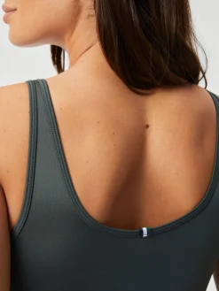 Ace Deep V Tank
