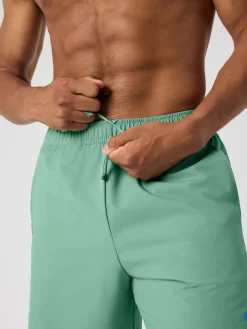 Ace Racquet Shorts 7 Inch