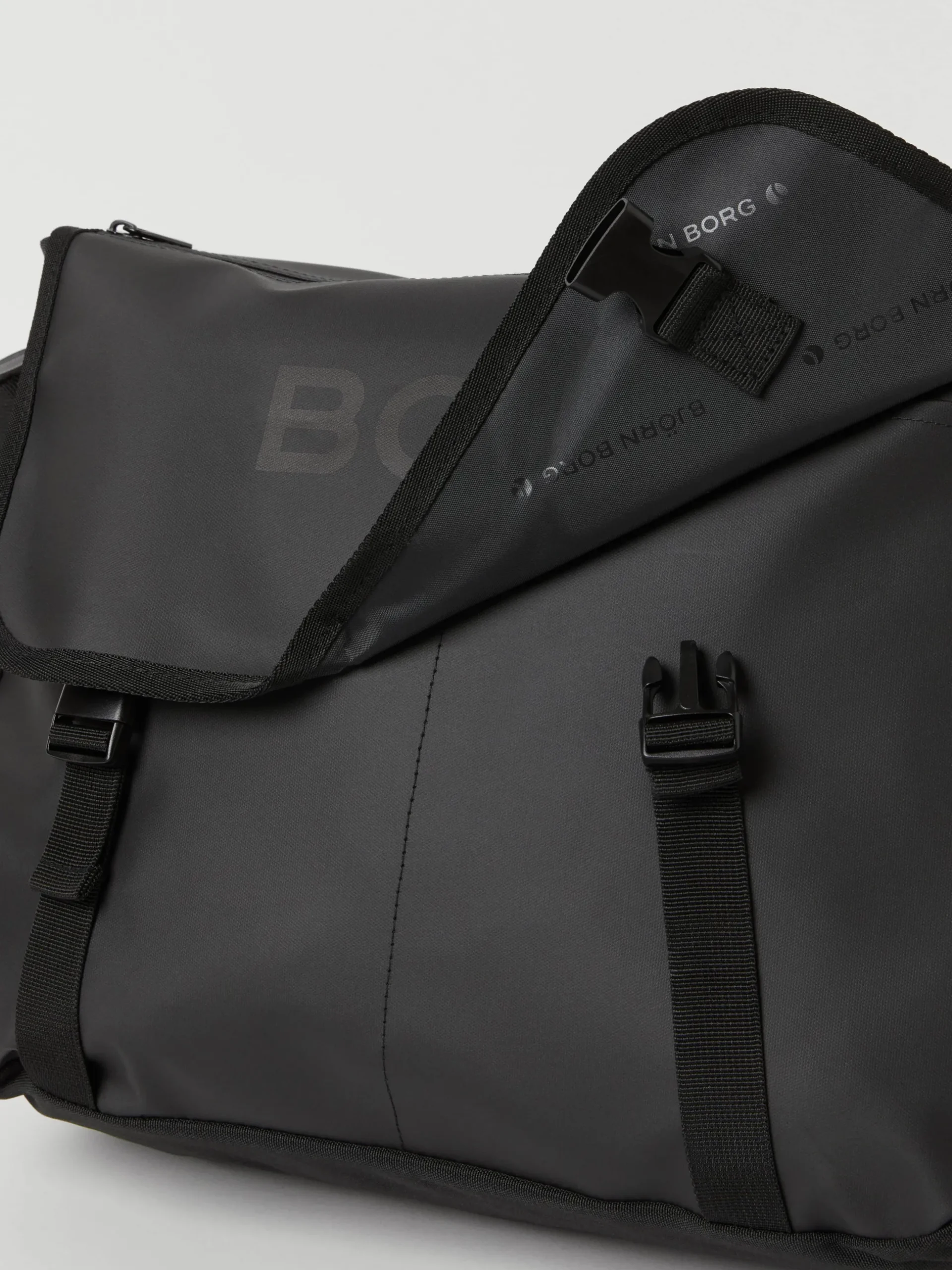 Borg Duffle Messenger Bag 12L