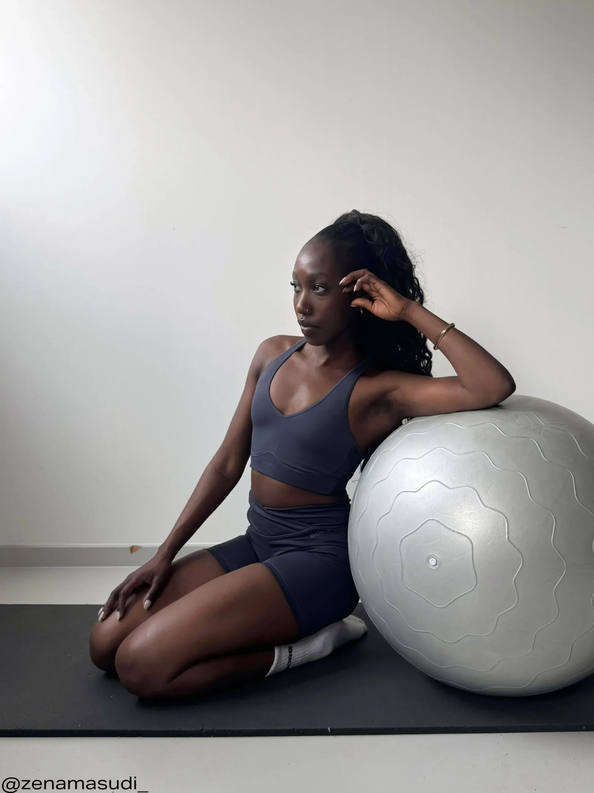 Borg Mid V Support Sports Bra