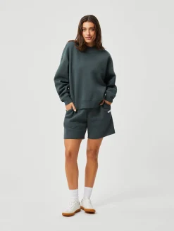 Studio Oversized Crew