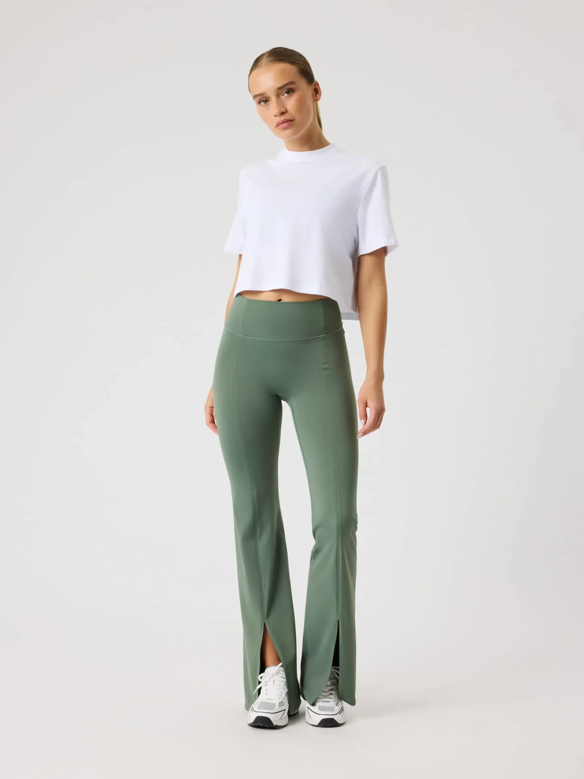 Studio Oversized Cropped T-Shirt