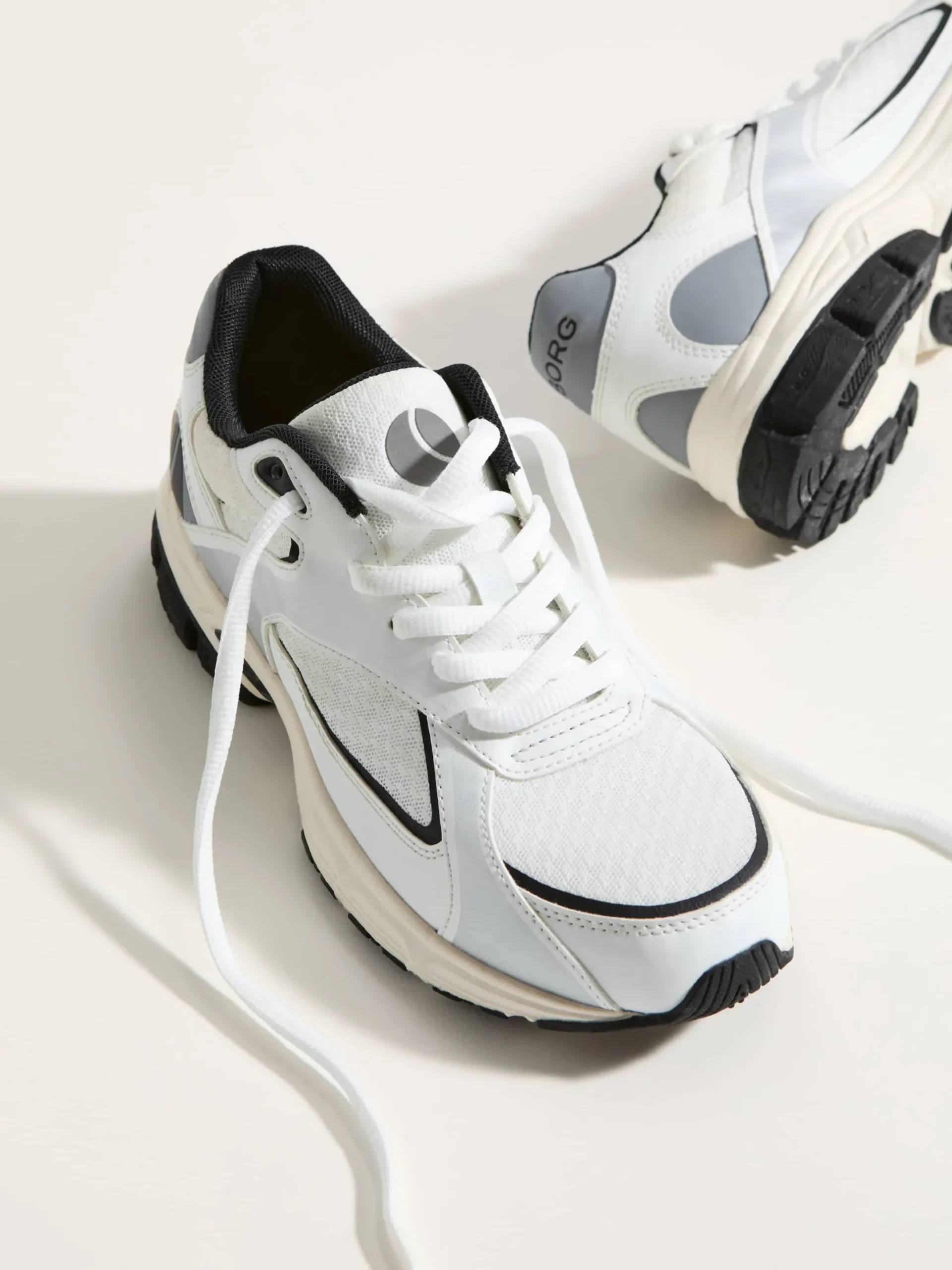 Women's Nova Sneakers