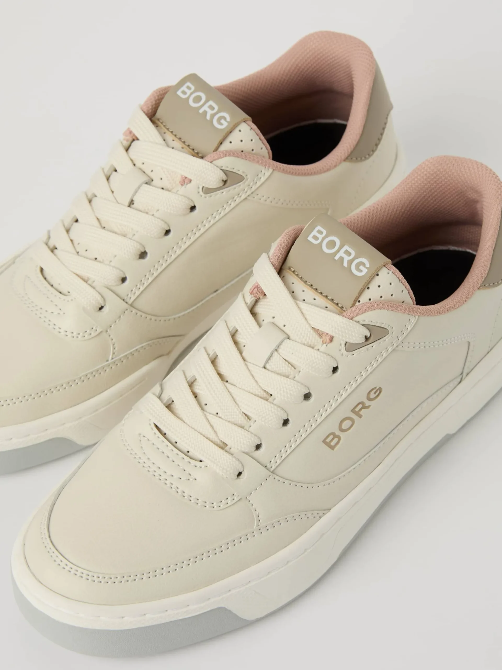 Womens Sneakers T2200